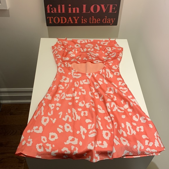 Pink dress - Picture 3 of 7